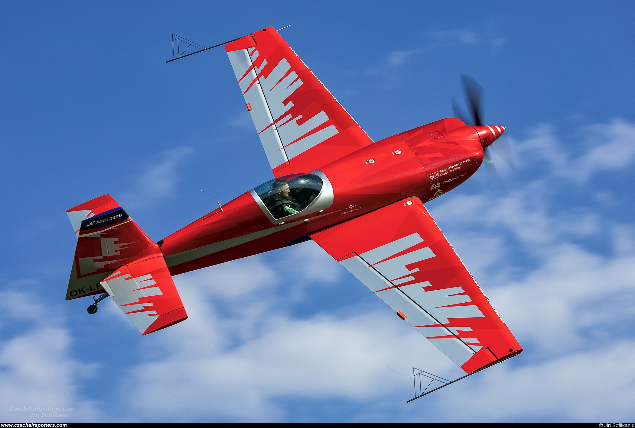 Future Vehicles &ndash; Extra EA-330SC OK-LPJ