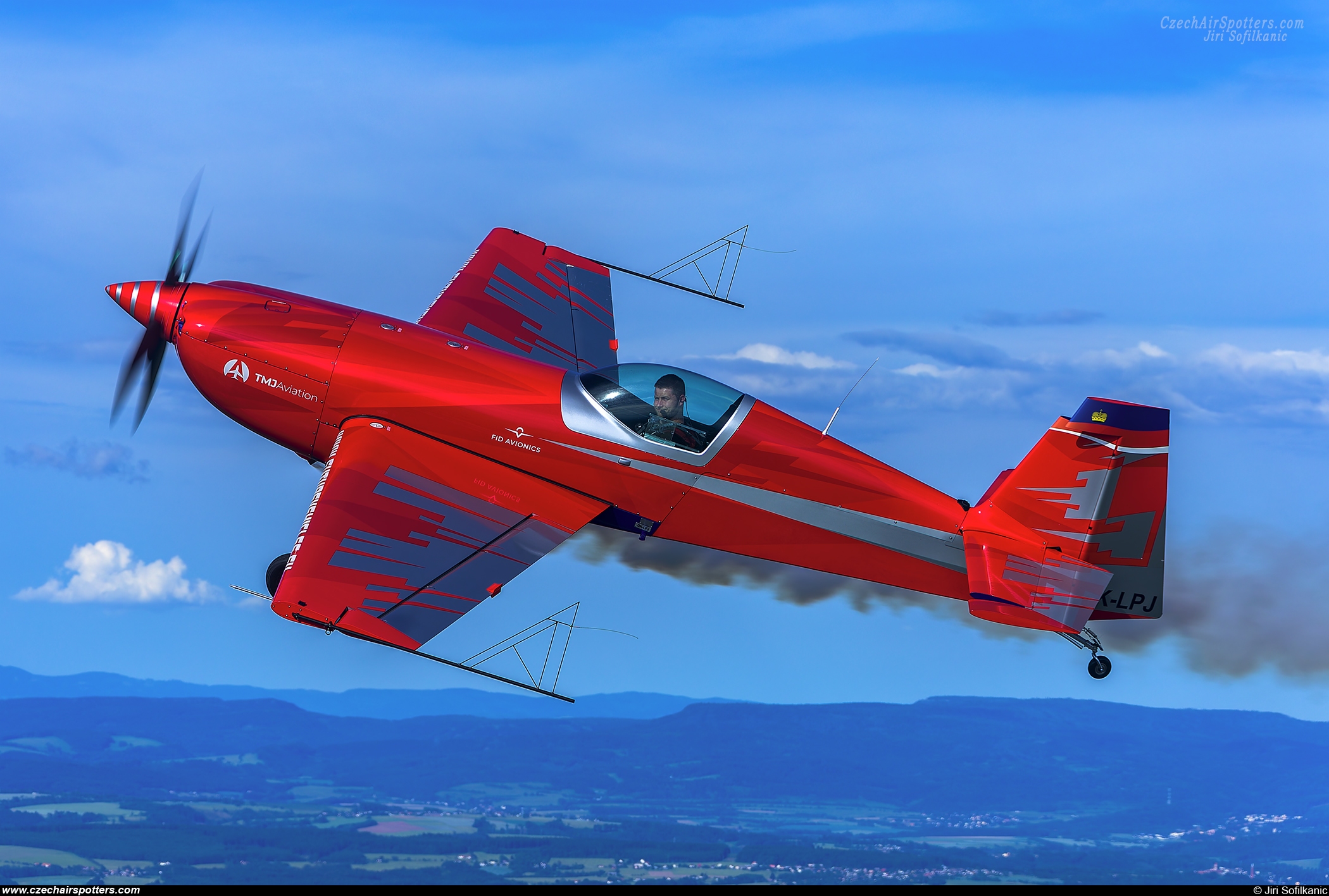 Future Vehicles &ndash; Extra EA-330SC OK-LPJ